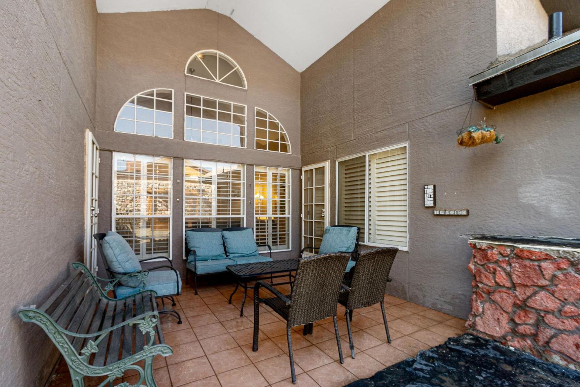 Peaceful West: 4Br Dusk Haven Villa El Paso Exteriör bild